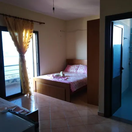 Dimitri's Sunshine Guest house *